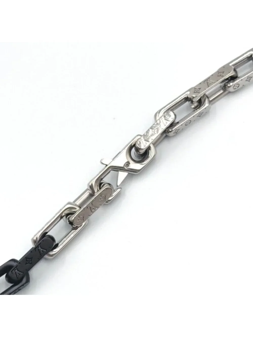 Louis Vuitton Collier Monogram Chain Metal Silver Black Necklace